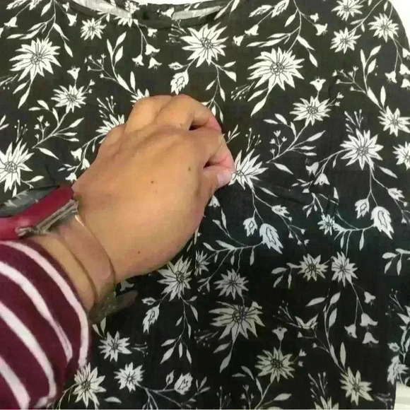 Rylee+ Cru Floral Gray and White Dress Size Small. - Picture 8 of 9